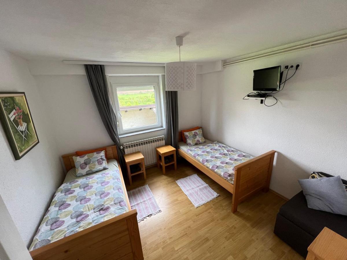 Apartments And Rooms Kristina Dreznik Grad Luaran gambar