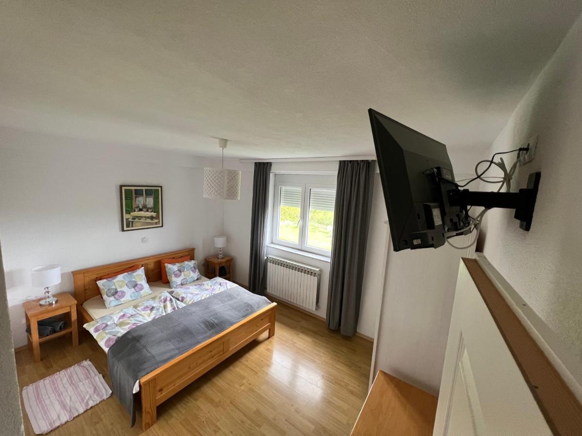 Apartments And Rooms Kristina Dreznik Grad Luaran gambar