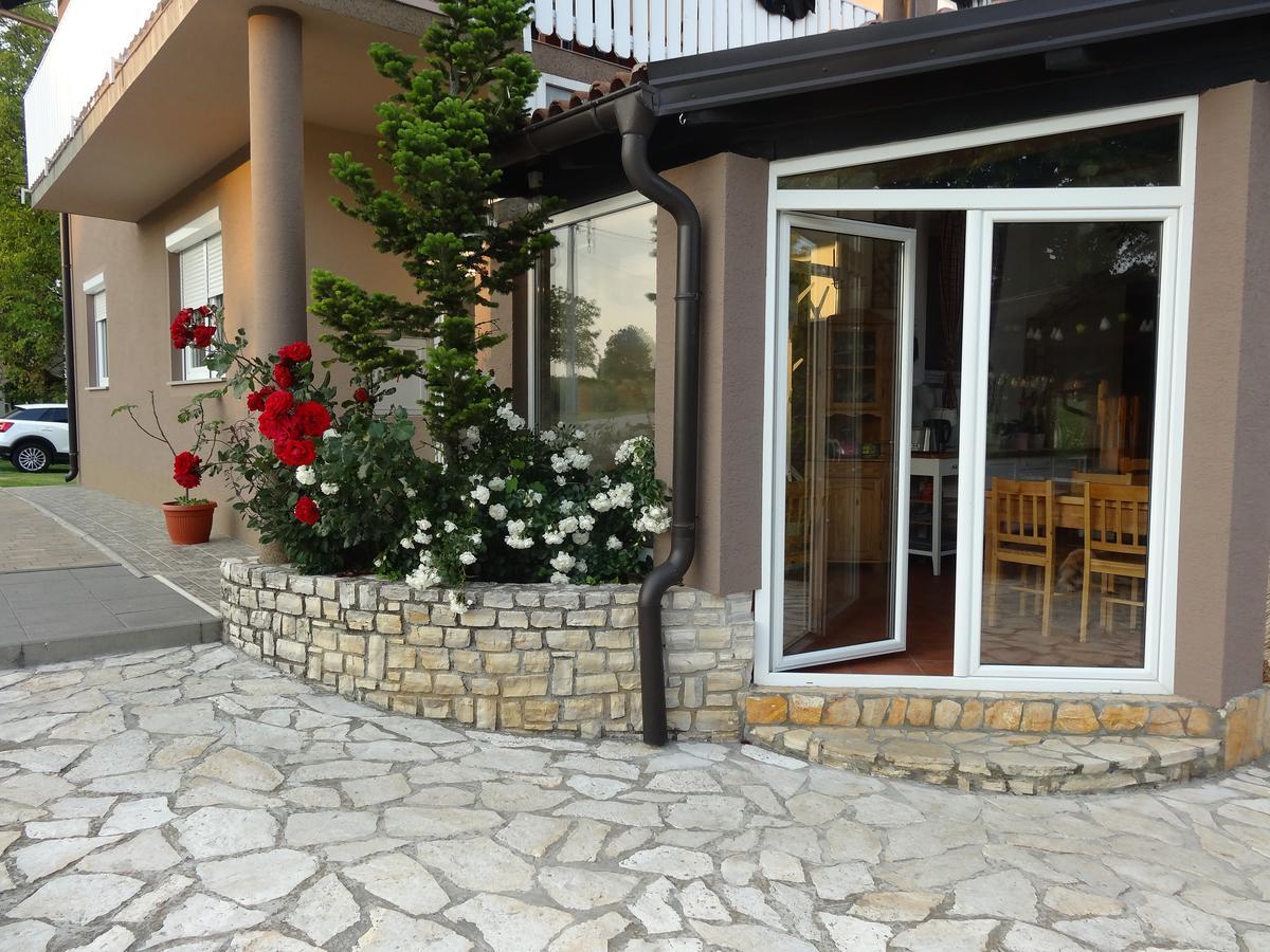 Apartments And Rooms Kristina Dreznik Grad Luaran gambar